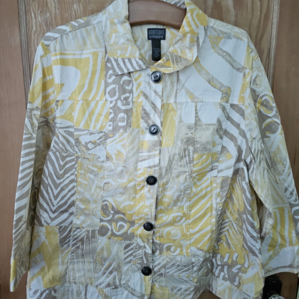 Chicos 3/4 sleeve yellow, tan & white spring jacket w 2 pockets. SIZE 3